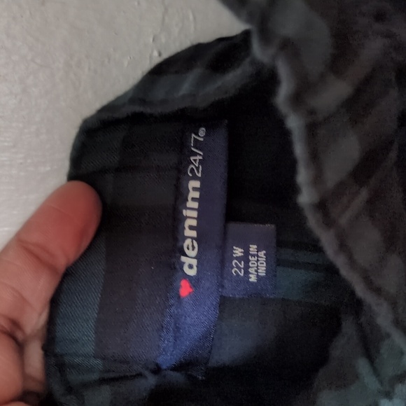 *NWOT*Denim 24/7 Holiday Plaid Drop Shoulder Tie Sleeve Blouse - Picture 3 of 9